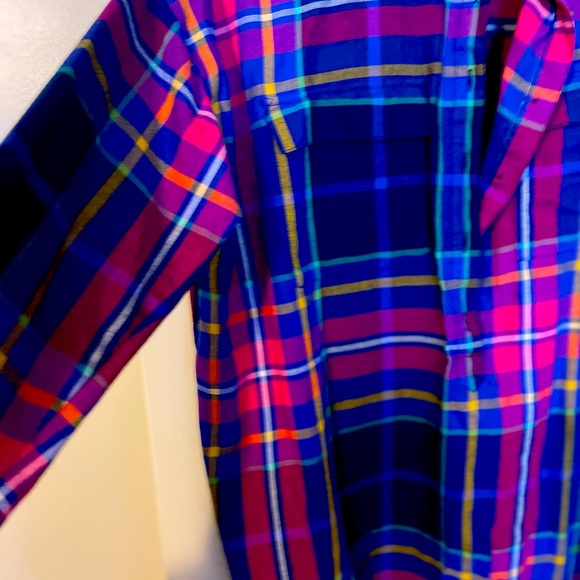 Tunic style flannel plaid shirt Great with leggings Worn once - Picture 1 of 6